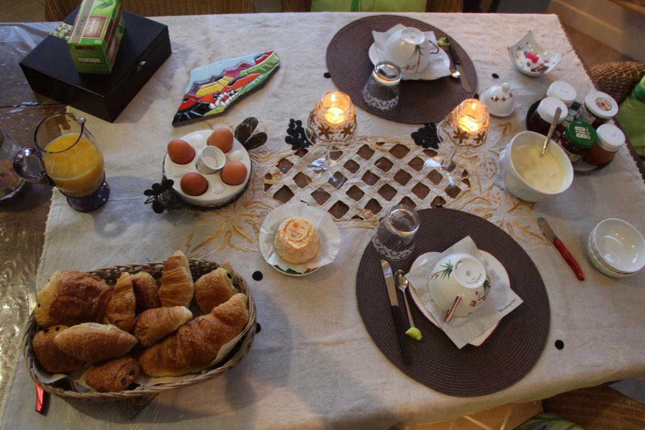 Bed and Breakfast Roulotte la Dominique à Romery  Extérieur photo