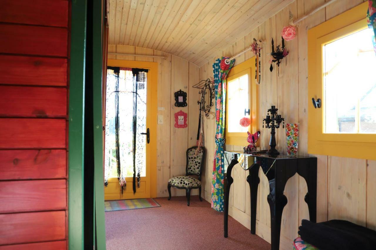 Bed and Breakfast Roulotte la Dominique à Romery  Extérieur photo